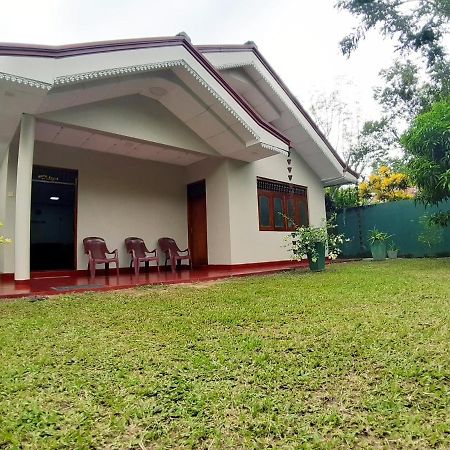 Mutu villa Dikwella Exteriör bild